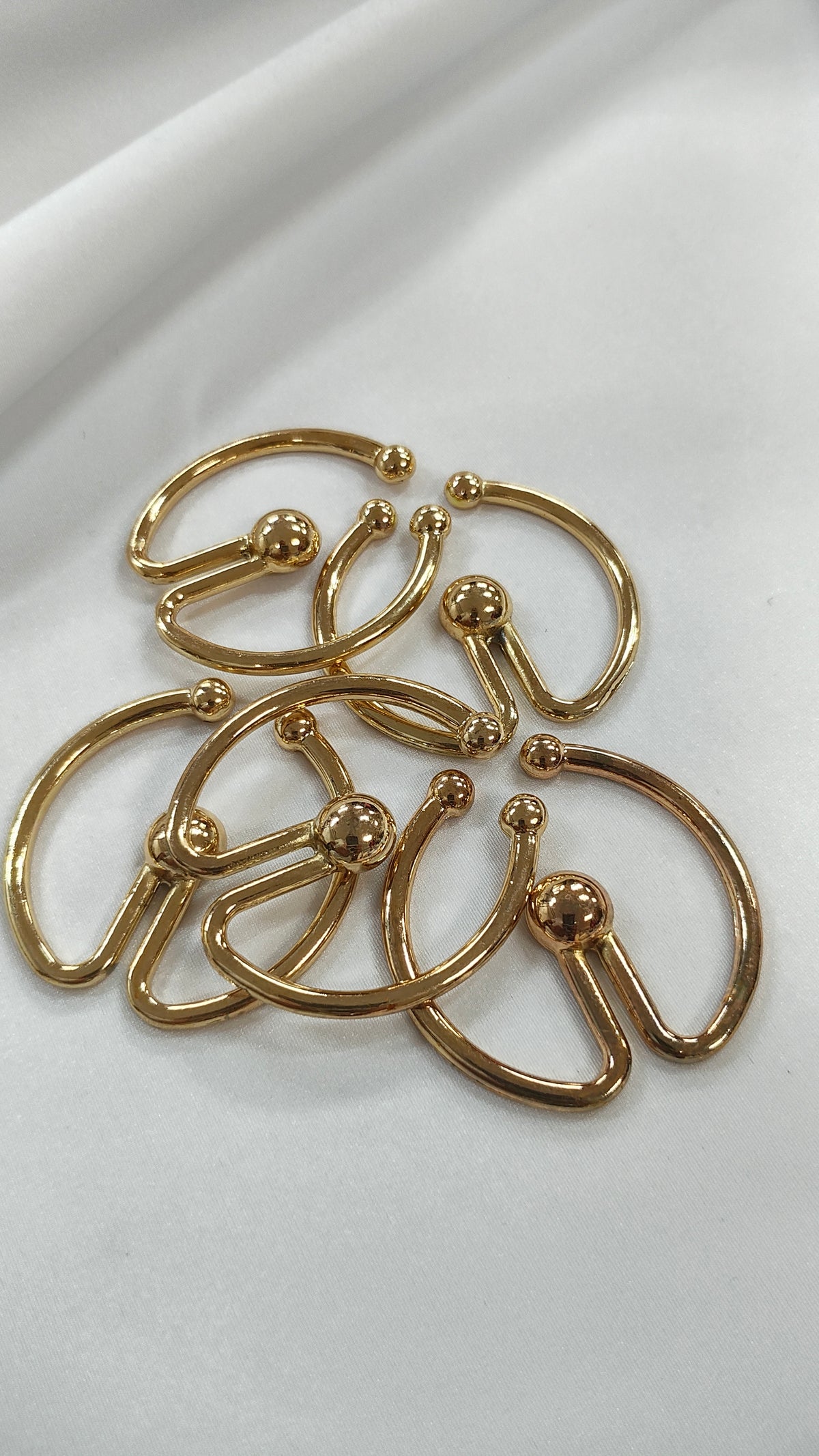 Aro metalico semi circulo dorado
