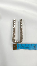 Pasador metalico martillado plateado