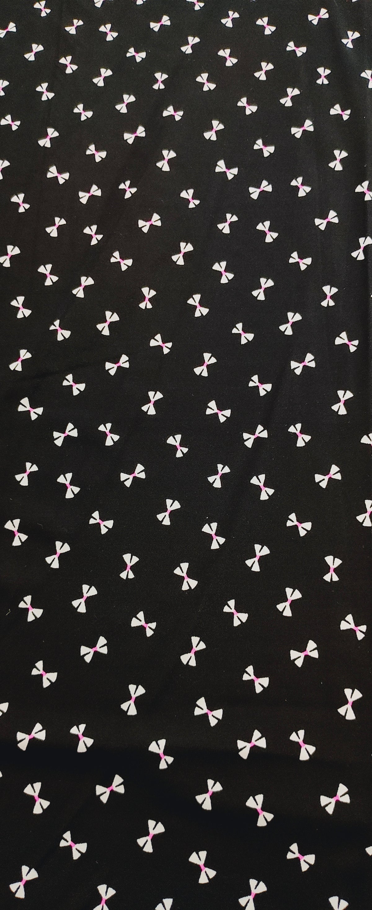 Bows black and white
