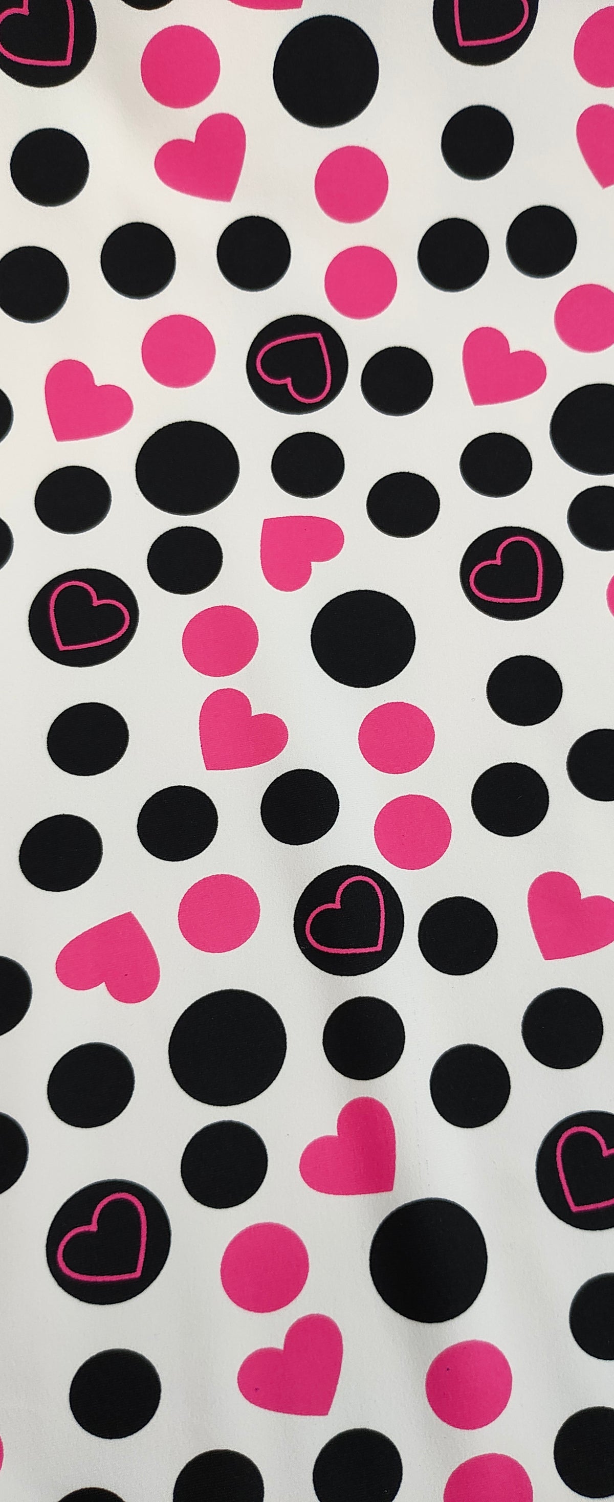 Polka dots pink hearts