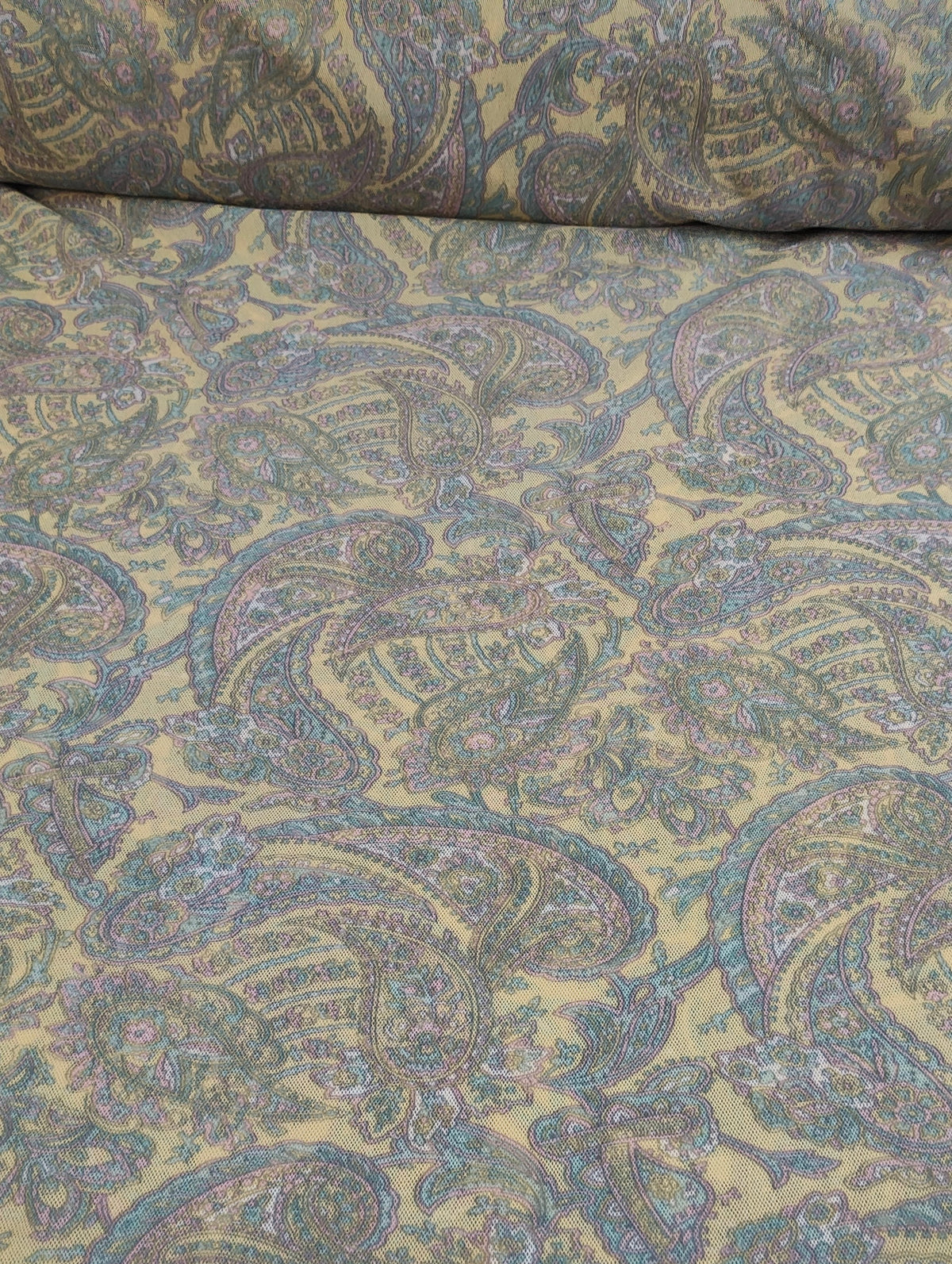 Paisley pastel