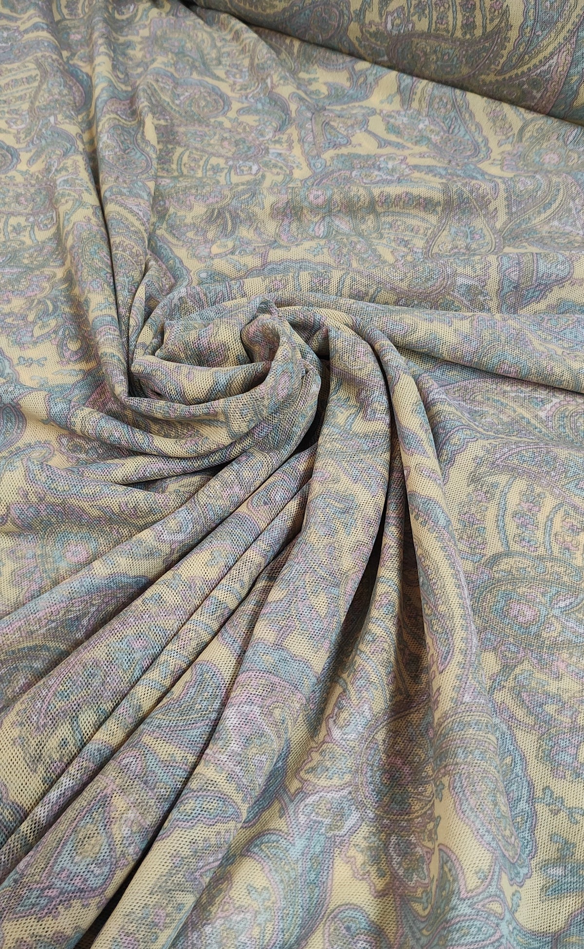 Paisley pastel