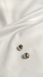 Tapa nudo plateado sencillo (docena)