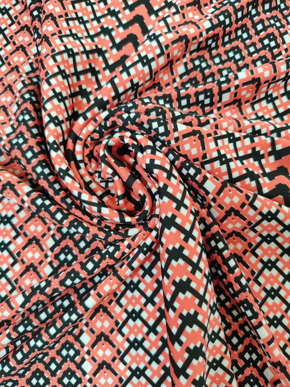 Jersey estampado mosaico peach y negro