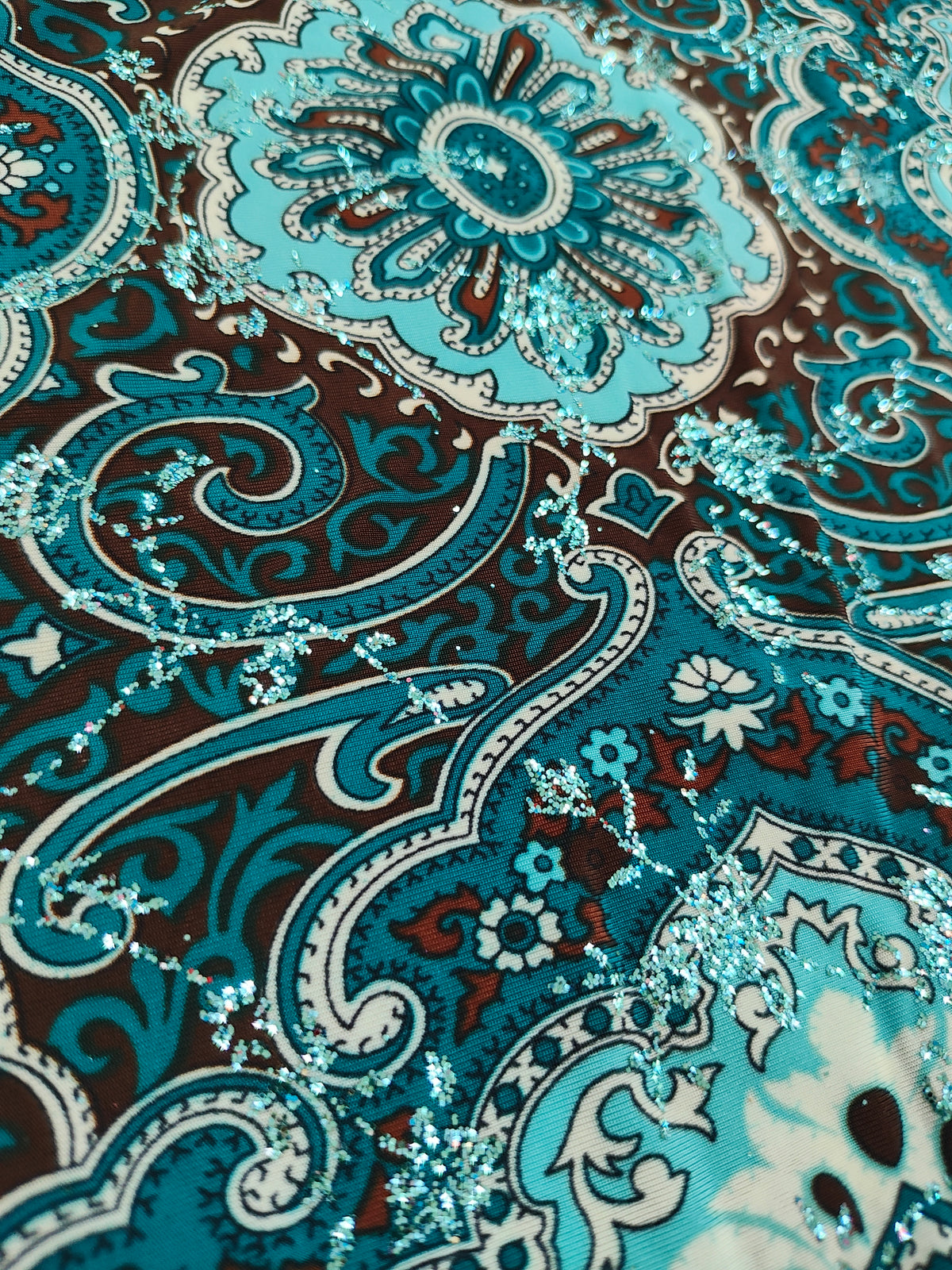 Jersey estampado con detalles en escarcha