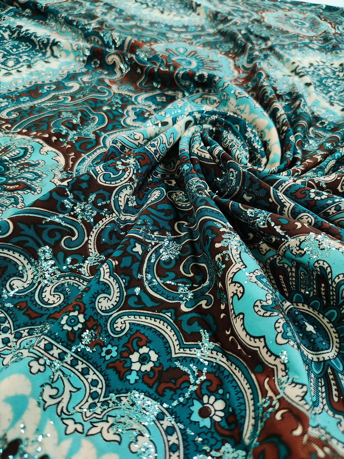 Jersey estampado con detalles en escarcha
