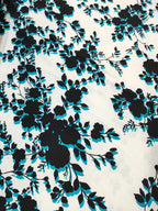 Jersey estampado floral azul, negro y blanco