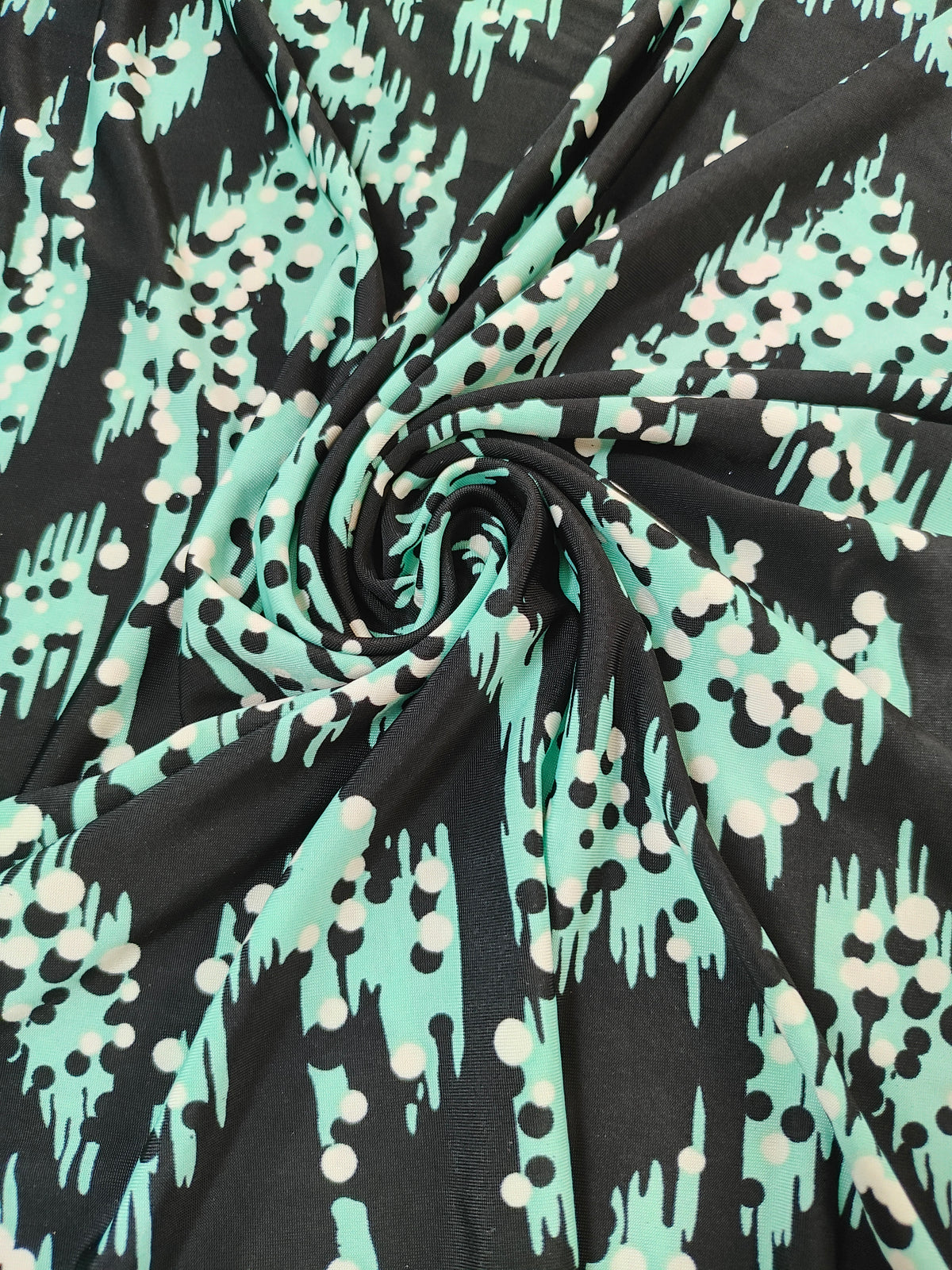 Jersey estampado negro y verde menta