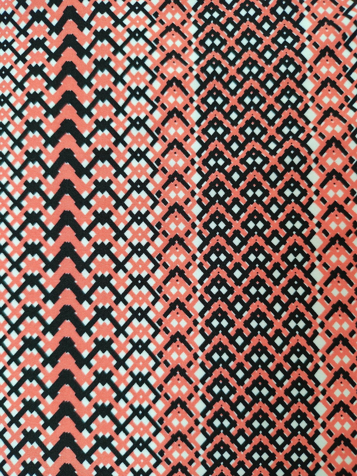 Jersey estampado mosaico peach y negro
