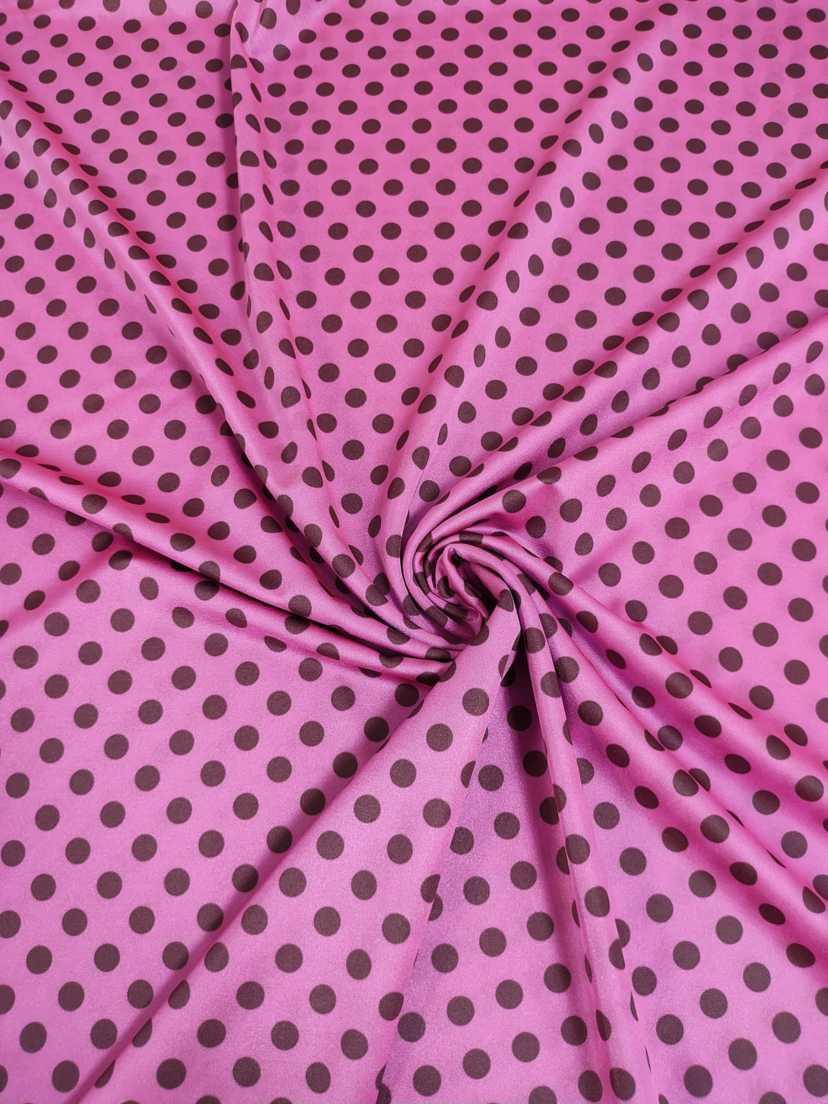 Polka dots rosa y marron
